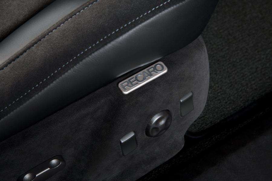  Cadillac CTS-V Sport Wagon 2011 года  (фото 2 из 73)